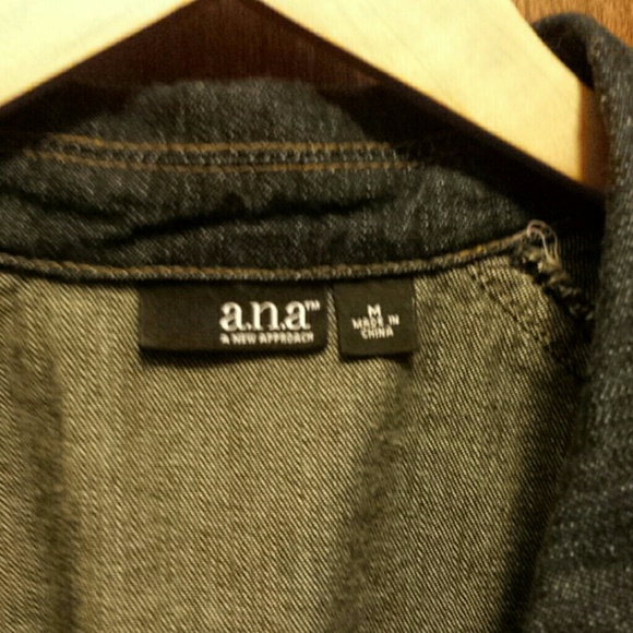 Soft, cropped, denim jacket - Picture 3 of 4